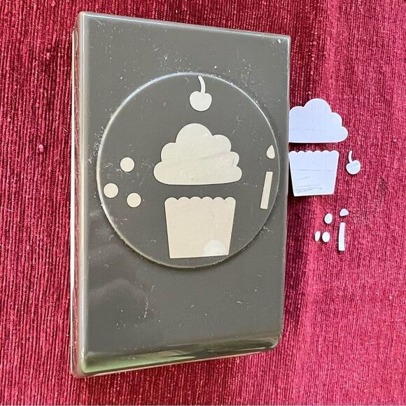 Stampin’ Up! Cupcake Hand Punch - Picture 1 of 9